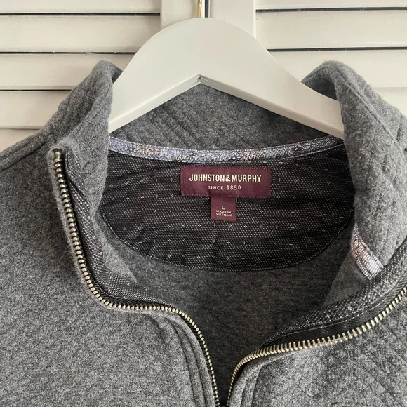 Johnston & Murphy | Men’s Quilted Quarterzip Pullover - Picture 2 of 9
